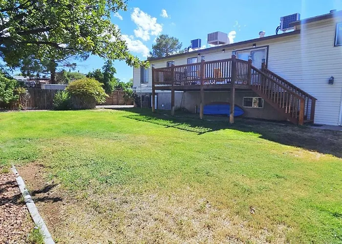 Paddleboards, Air Hockey, Grill, Fire Pit, Wd, Brkfst, Sleeps 14, Upper * Page