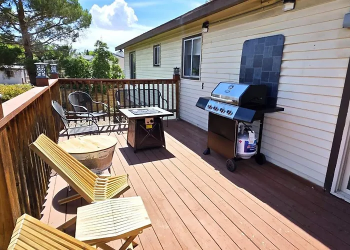 Paddleboards, Air Hockey, Grill, Fire Pit, Wd, Brkfst, Sleeps 14, Upper